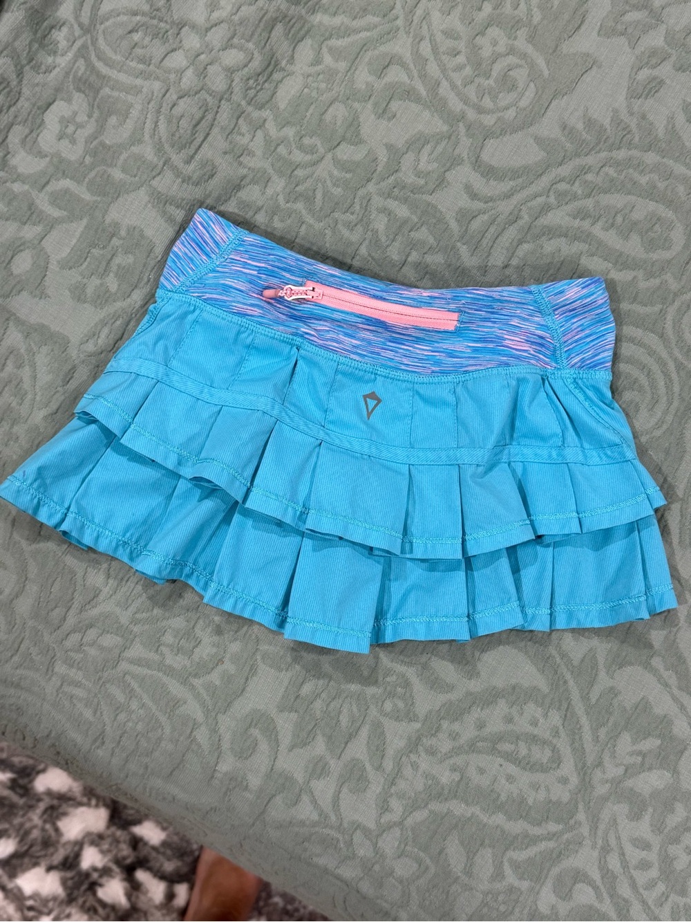 Ivivva Aqua Layered Ruffled Active Skort with Pink Accents- Girls Size 6 EUC